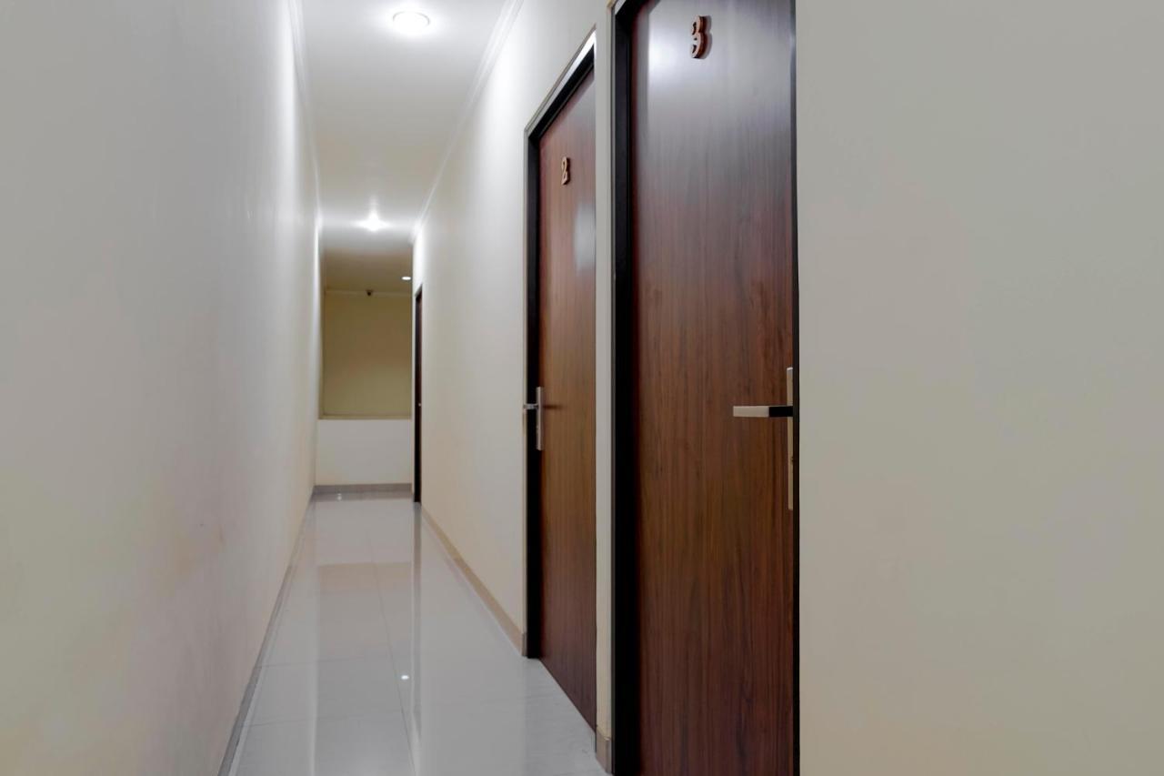 Reddoorz @ Jalan Biak Roxy Jakarta Extérieur photo