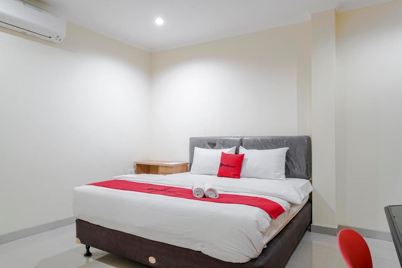 Reddoorz @ Jalan Biak Roxy Jakarta Extérieur photo