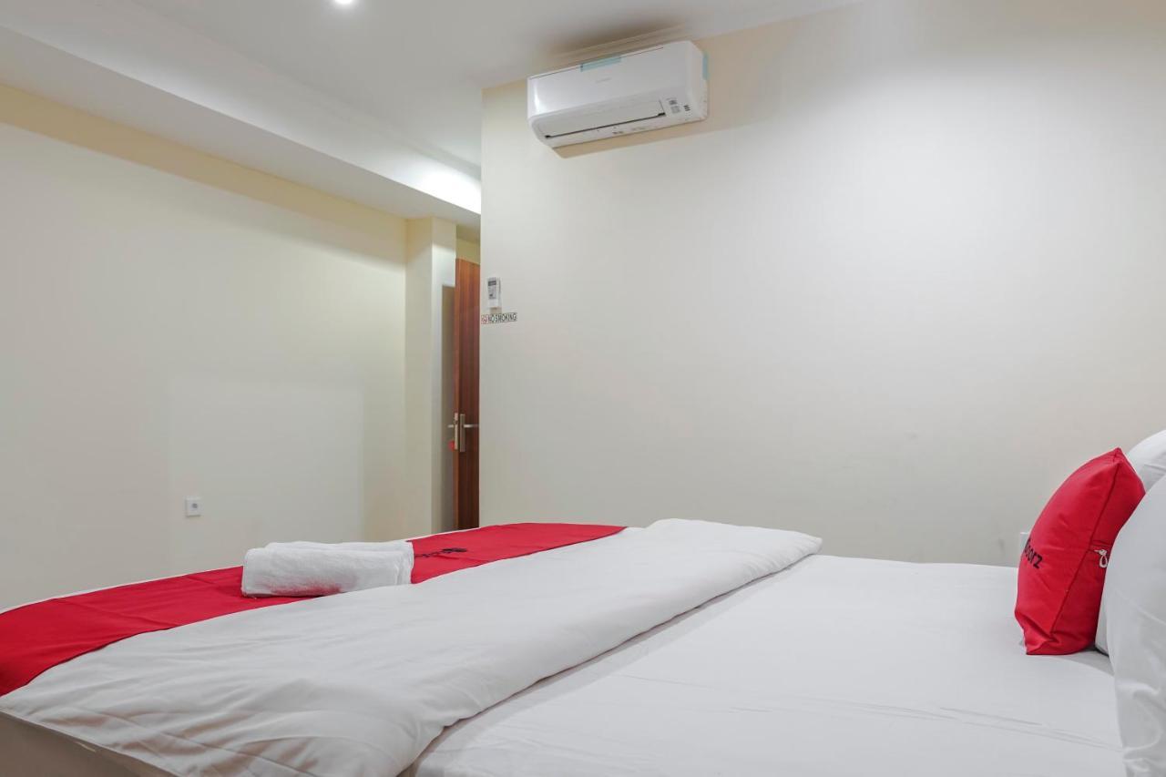 Reddoorz @ Jalan Biak Roxy Jakarta Extérieur photo