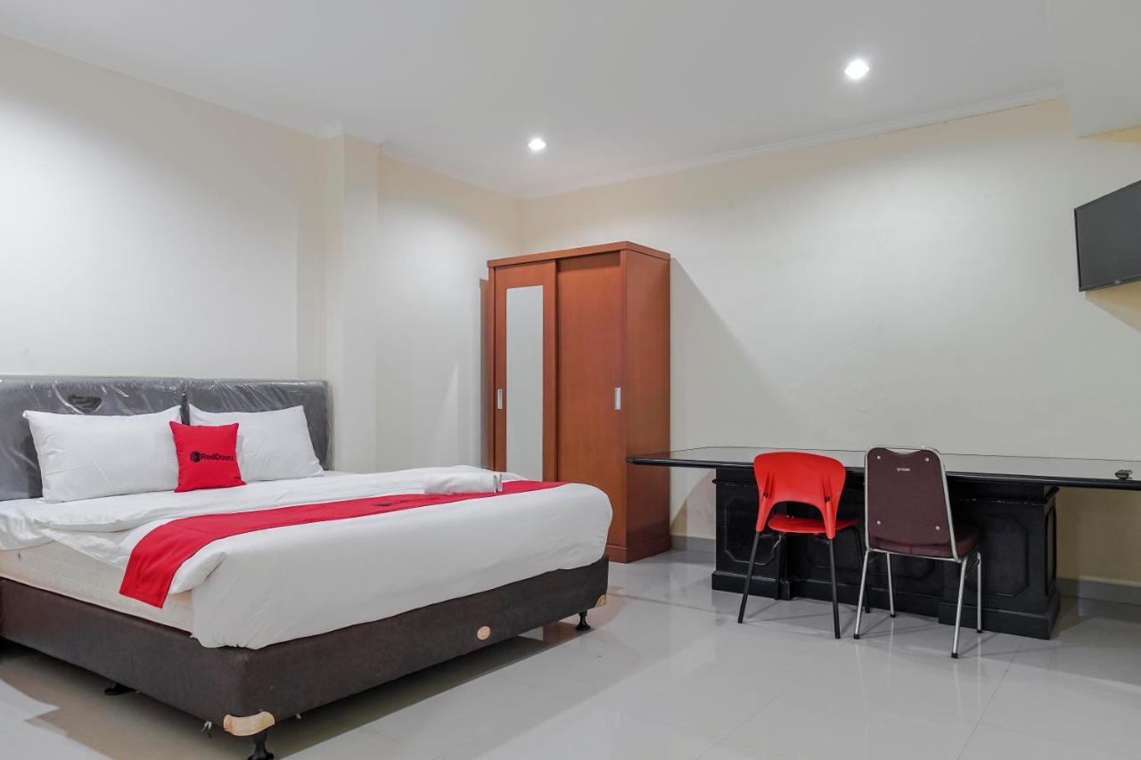 Reddoorz @ Jalan Biak Roxy Jakarta Extérieur photo