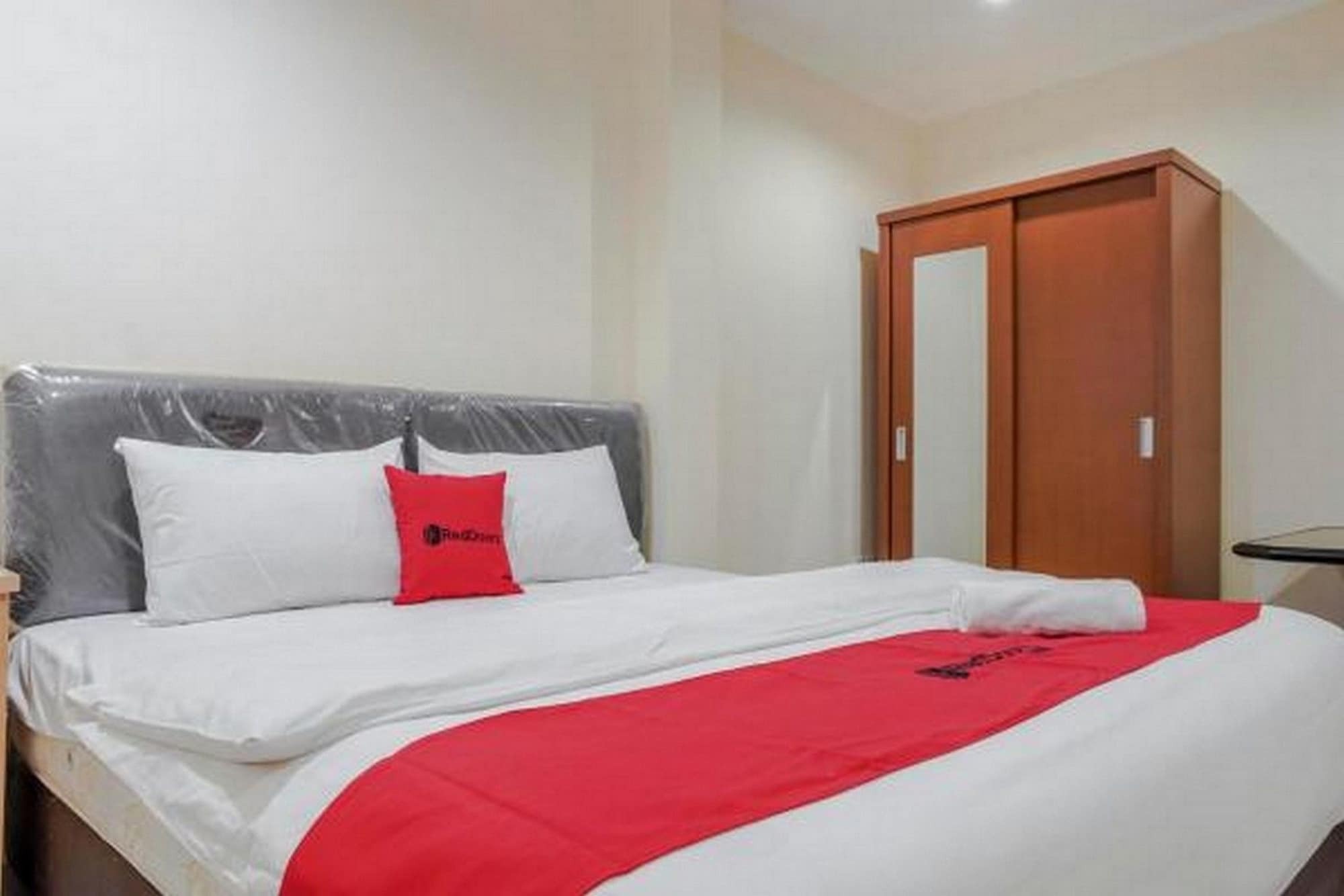 Reddoorz @ Jalan Biak Roxy Jakarta Extérieur photo
